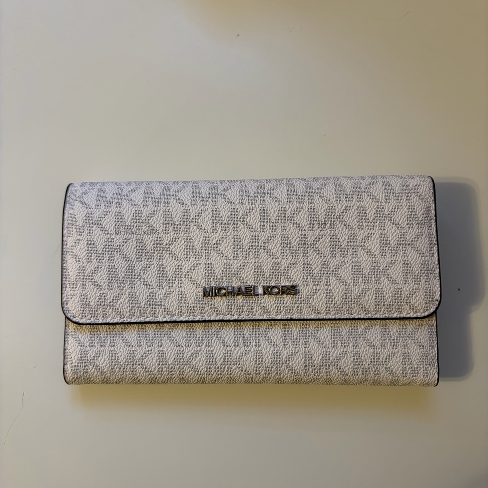 Michael Kors Logo Wallet